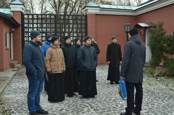 Экскурсия для студентов и преподавателей кафедры Церковной истории Московской духовной академии в Сергиево-Посадском музее-заповеднике