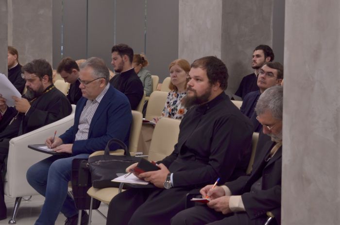 Прошел второй день Всероссийской научной конференции «Государственно-конфессиональные отношения и религиозные организации в годы Великой Отечественной войны. К 80-летию “нового курса”». Работа конференции проходила на базе Российской академии образования