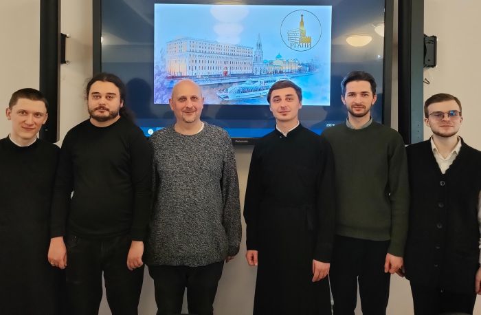 Студенты 1 курса магистратуры посетили Российский государственный архив новейшей истории.